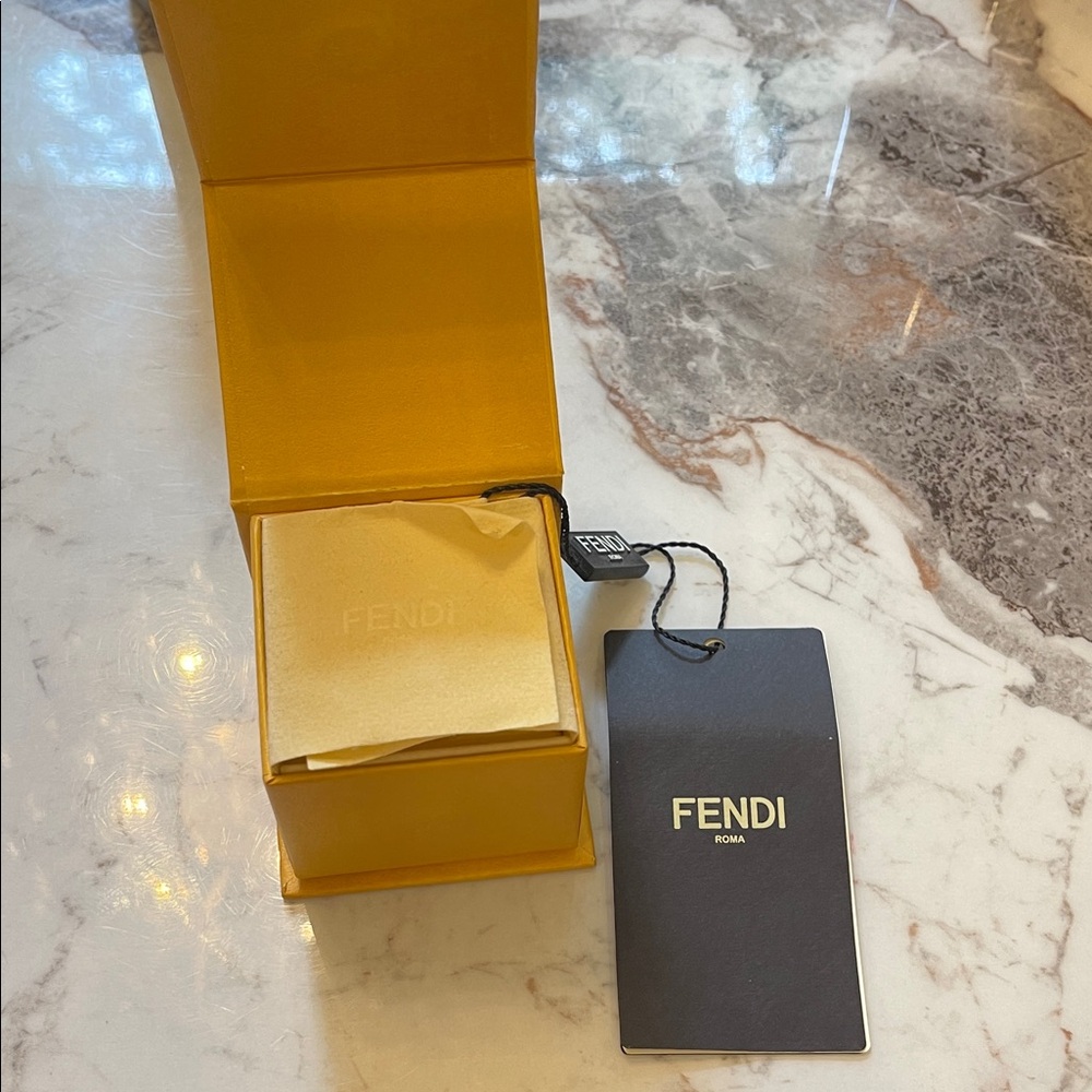 Fendi pearl drop earrings - Picture 6 of 9